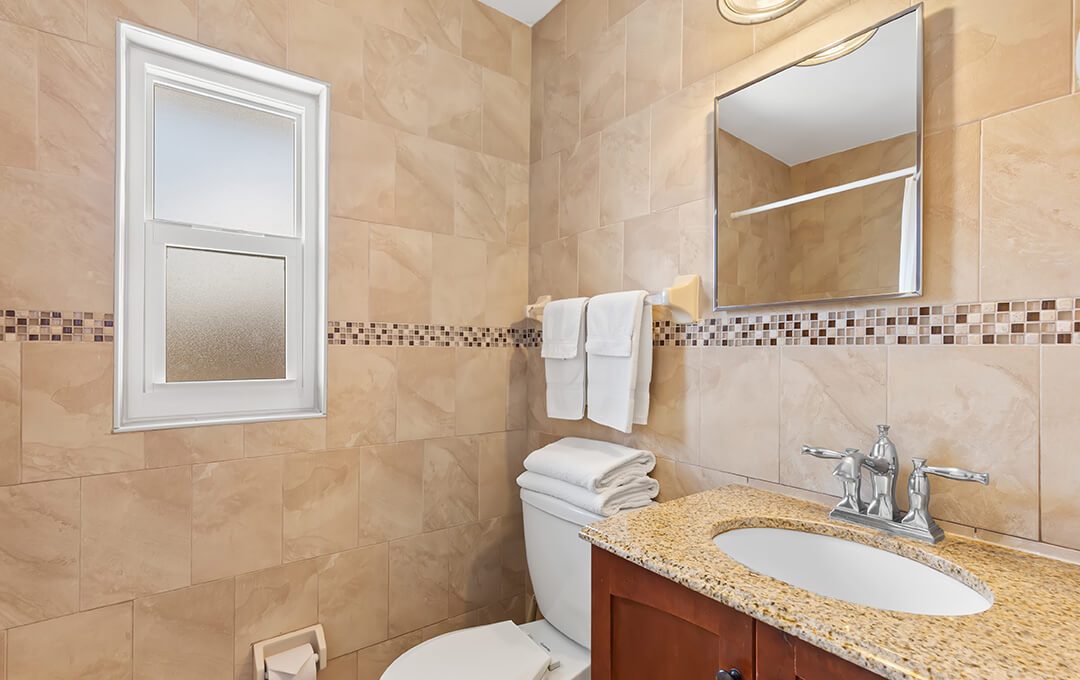 A fullshot of Efficiency Apartment Suite Bathroom.